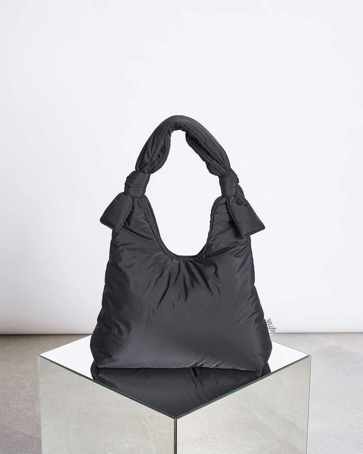 Bag Biwa Puffy Regular Black