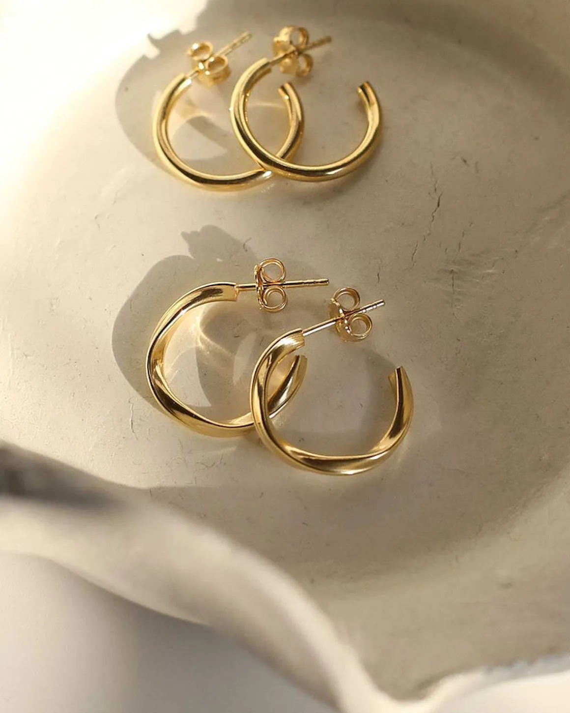 Dear Darling Berlin Elegant Twisted Hoop Earrings Gold