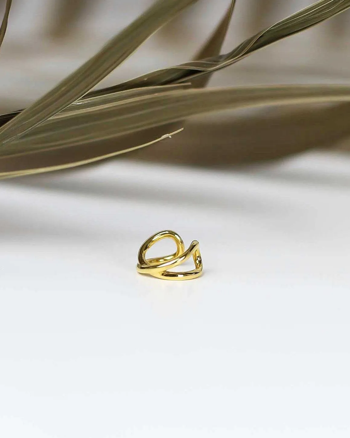 Dear Darling Berlin Eternity Ear Cuff Gold
