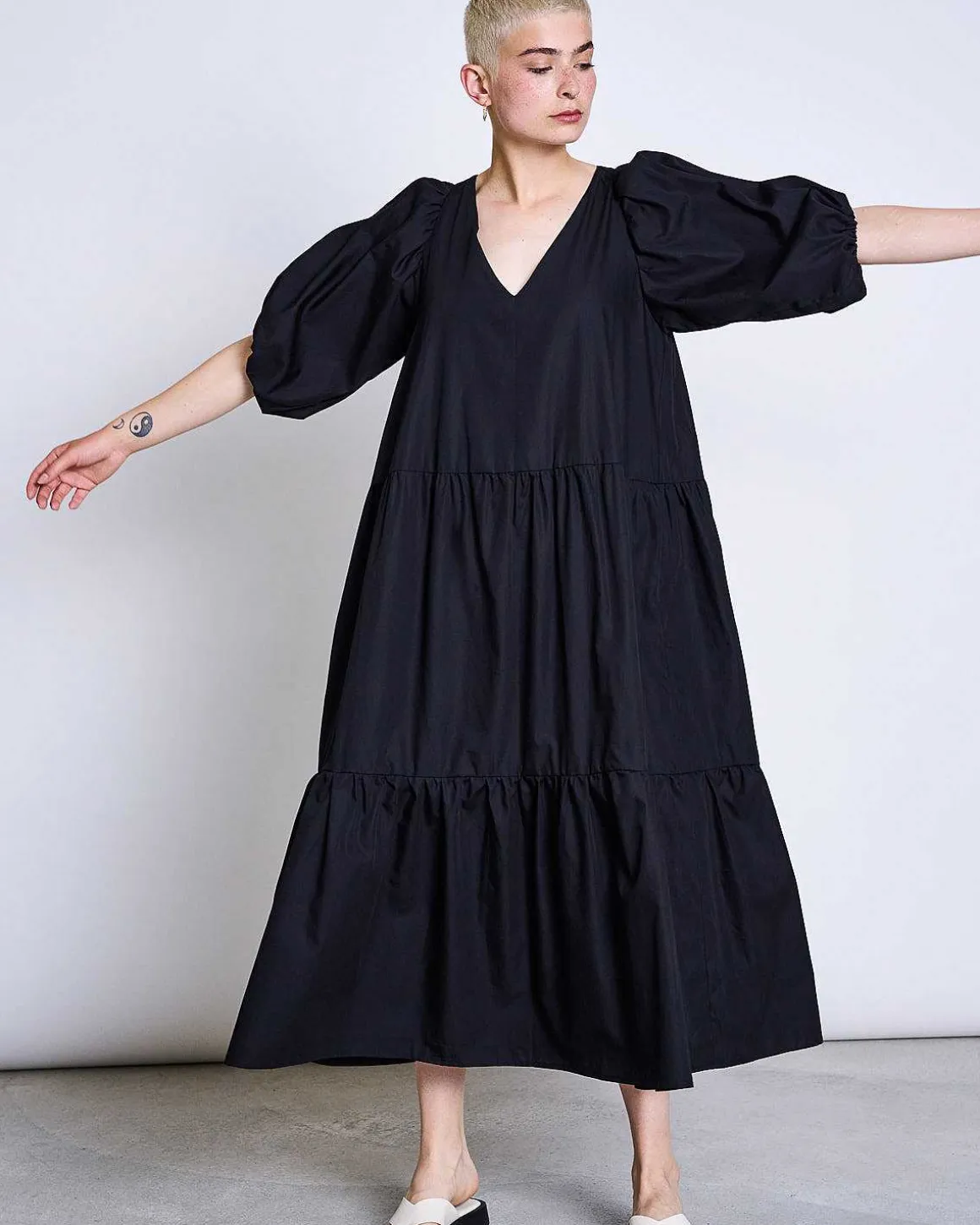 Midi Kleid Leiria Schwarz
